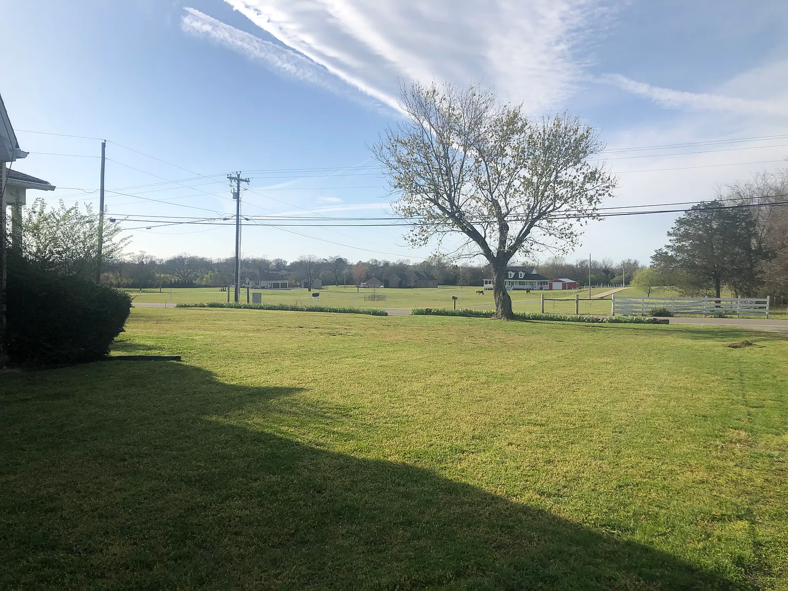 3 bed, 2124 sqft, $2,400 — Photo 3