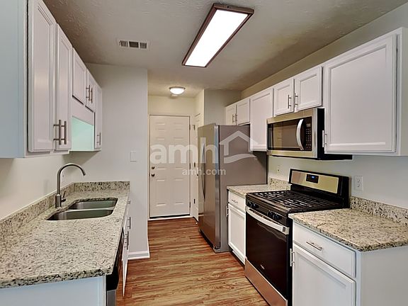 3rd image of 205 Daventry Way
