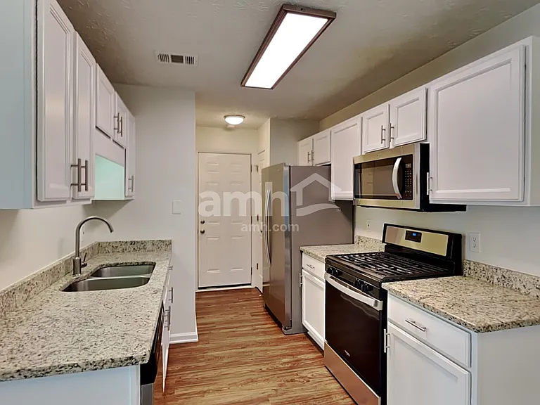 205 Daventry Way — Photo 3