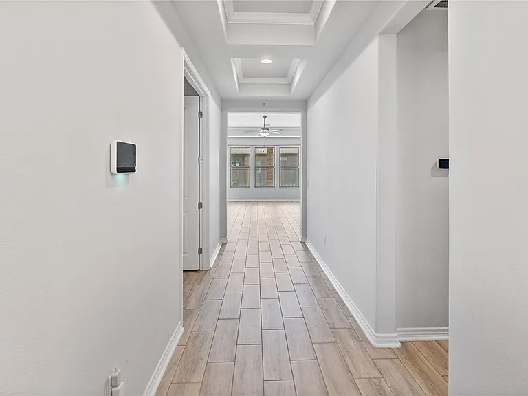 2677 Lannister Ln — Photo 2