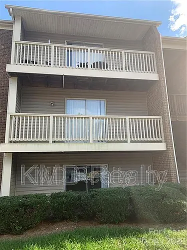 1638 Arlyn Cir #A Photo 1