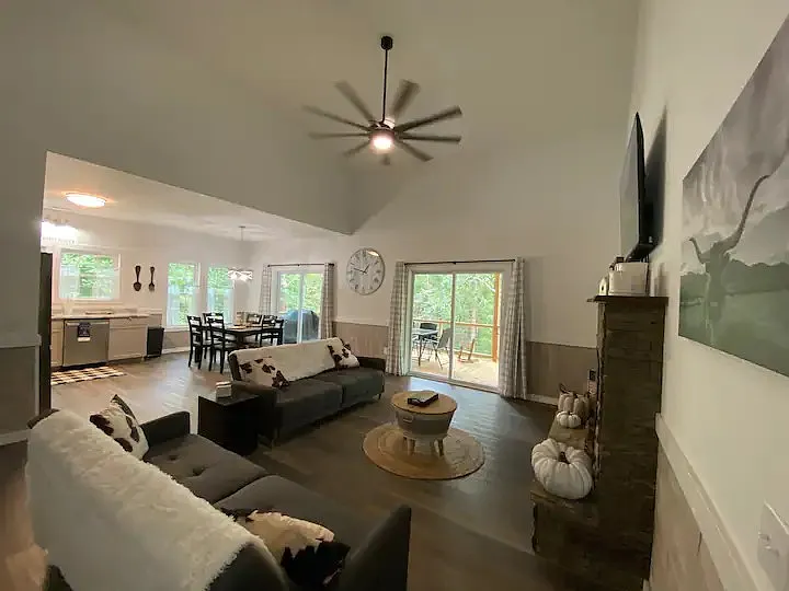 271 Elmwood Cir — Photo 27