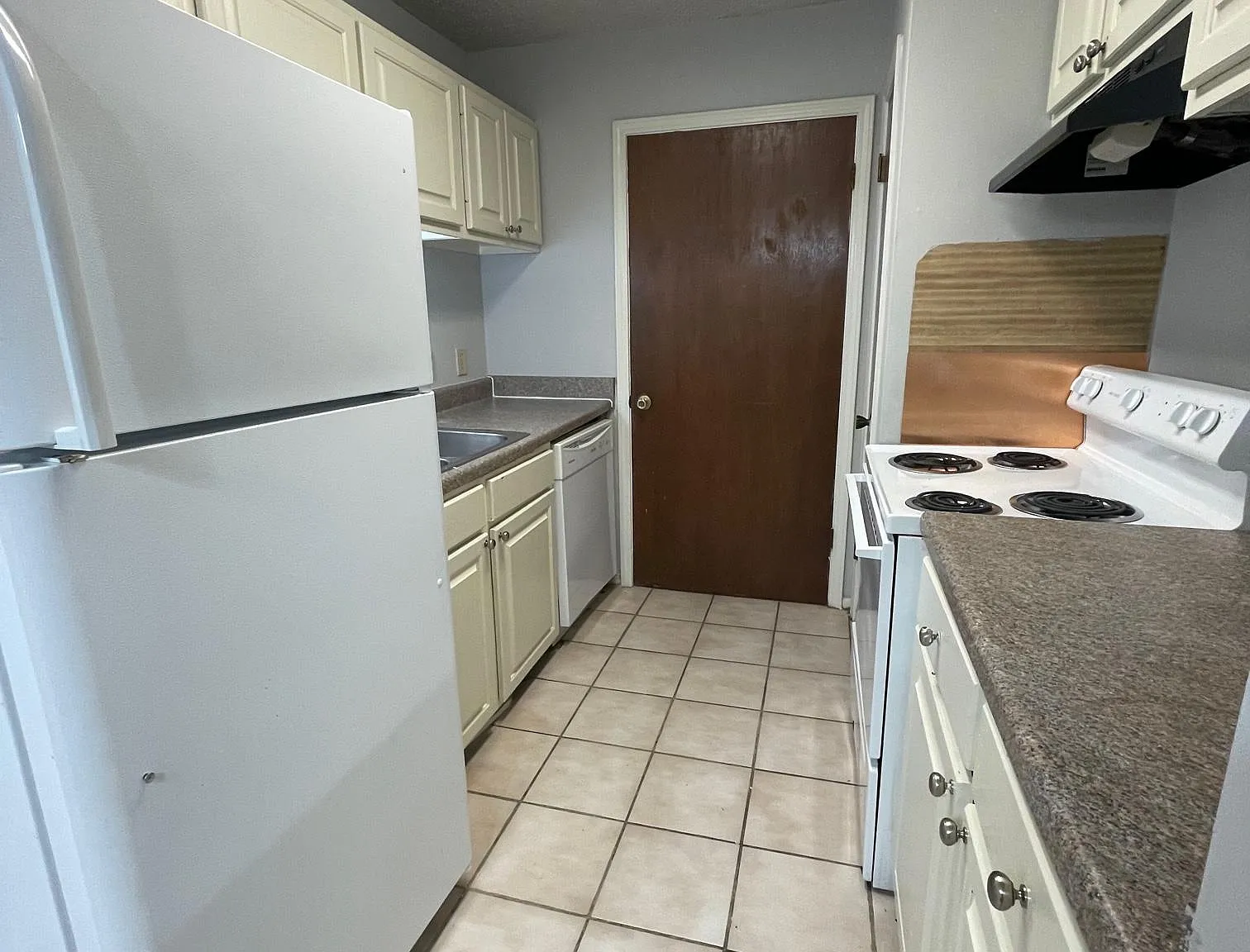 2 bed, 900 sqft, $950 — Photo 2