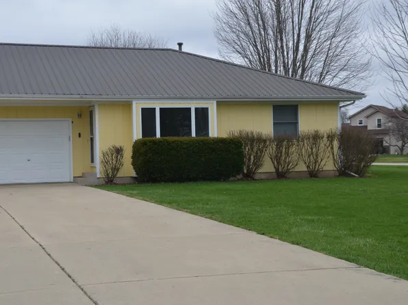 2547 N 4645th Rd #B, Somonauk, IL 60552