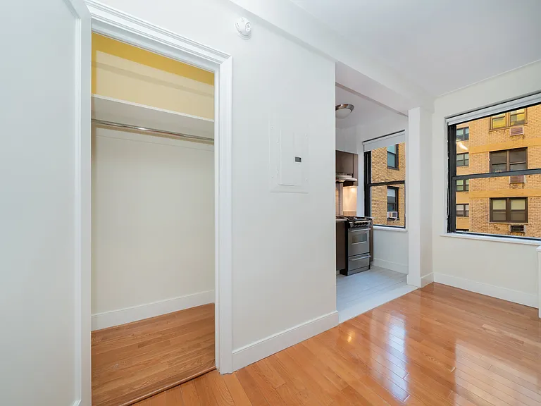 400 E 58th St #16HW — Photo 9