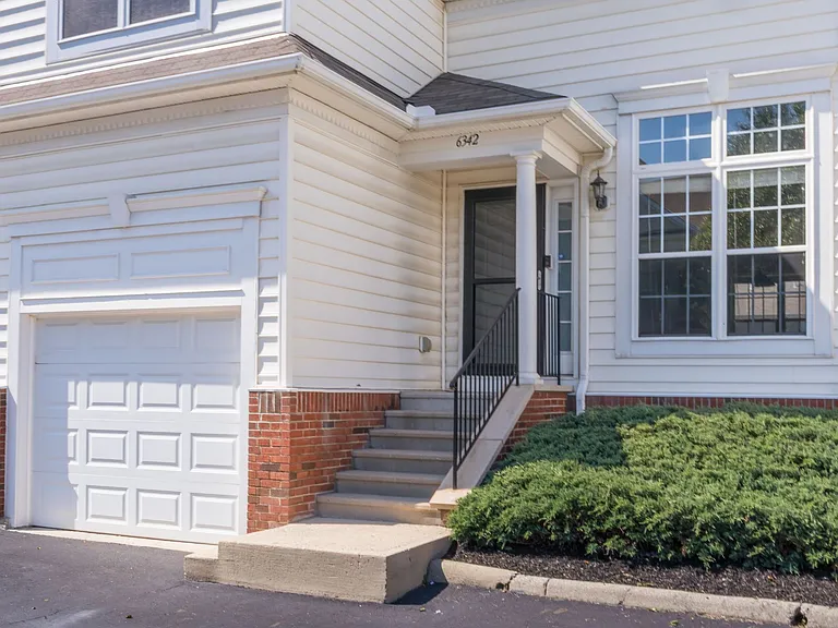 6342 Downwing Ln — Photo 6