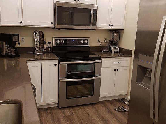 Custom Shaker Style Cabinetry