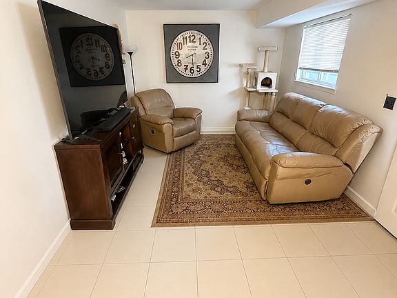 2nd image of 606 Travis Ave
