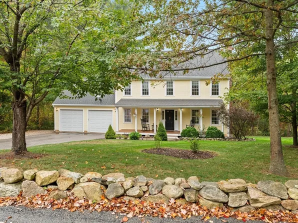 105 Mumford St, Douglas, MA 01516