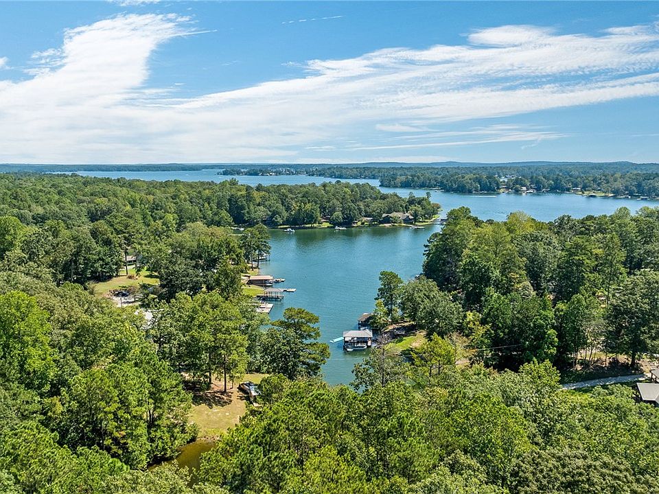 1st image of 2 Lakeview Dr