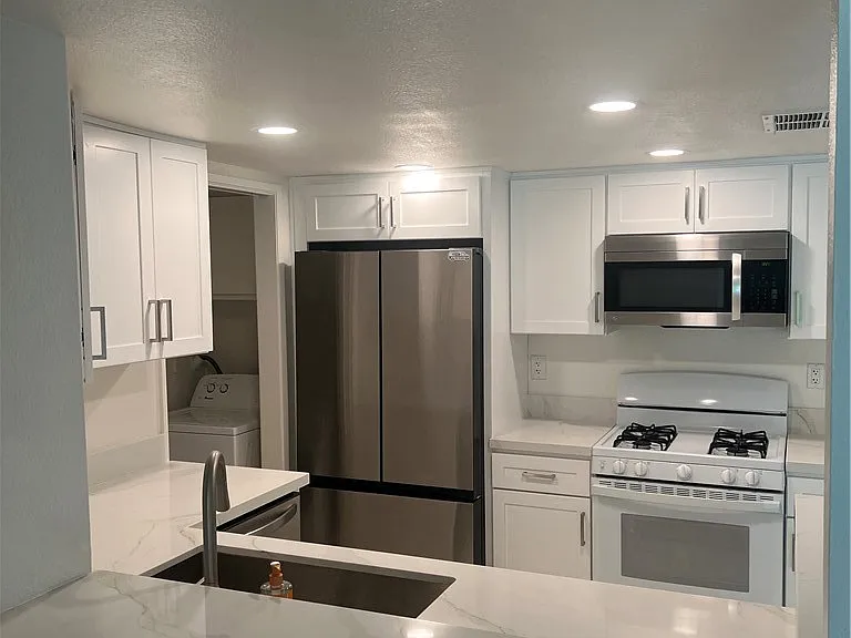 234 E Fern Ave #106 — Photo 19