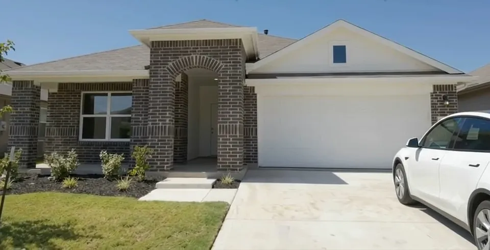 16625 Laguna Vista St