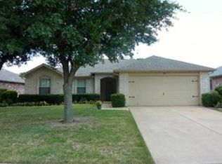 841 Pennsylvania Dr, Saginaw, TX 76131