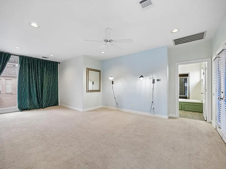 2207 Austin St — Photo 15