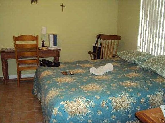 5th image of 21245 NE 9th Ct APT 01