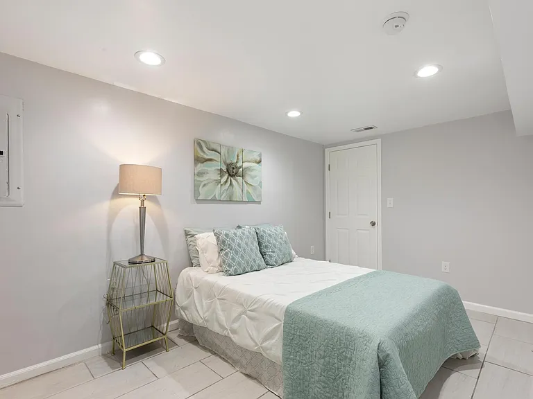 3726 Camden St SE — Photo 10
