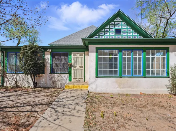 223 Edith Blvd SE, Albuquerque, NM 87102