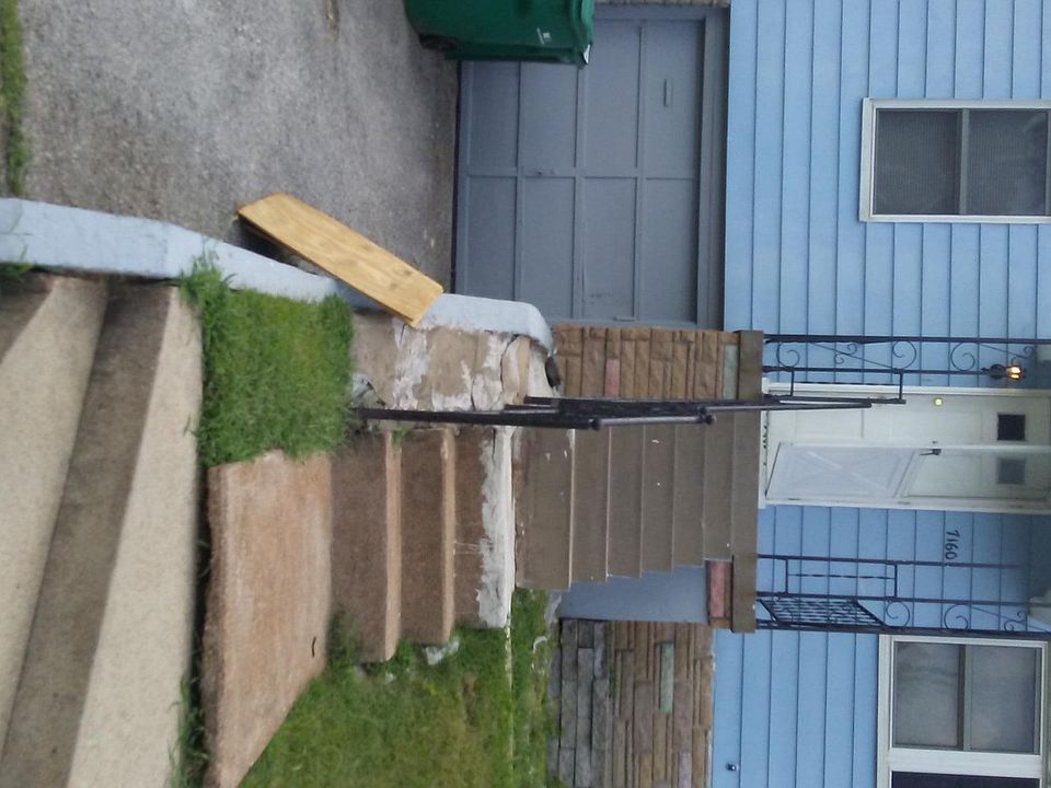 1st image of 7160 Manette Dr