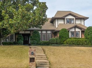 808 April Sound Ct, Fort Worth, TX 76120