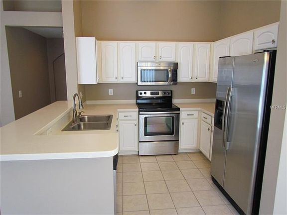 5th image of 2821 Banyan Hill Ln