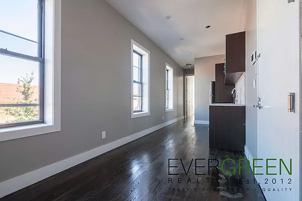 Rented by Evergreen Apartments BK | media 30