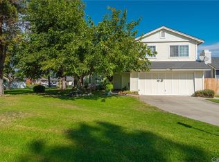 28618 Berwick Ln, Highland, CA 92346