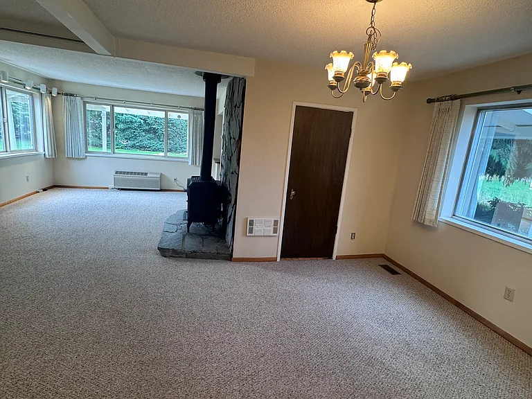 4430 Leasure Dr — Photo 4