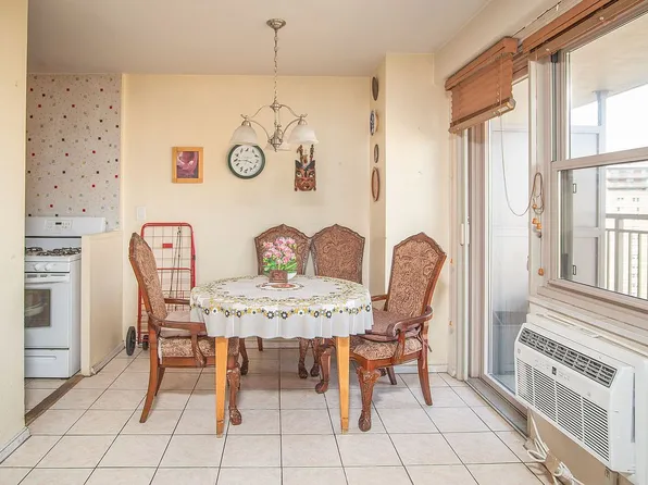 460 Neptune Ave APT 20E, Brooklyn, NY 11224