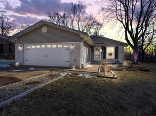 40 Depot Dr, Glen Carbon, IL 62034
