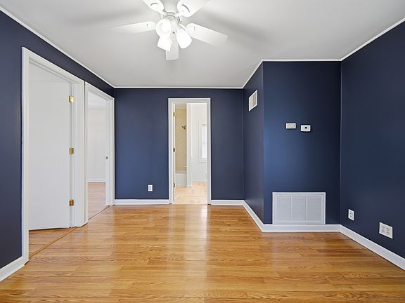 3rd image of 905 S 5th St