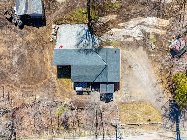 203 Musquash Rd, Gravenhurst, ON P1P 1R2