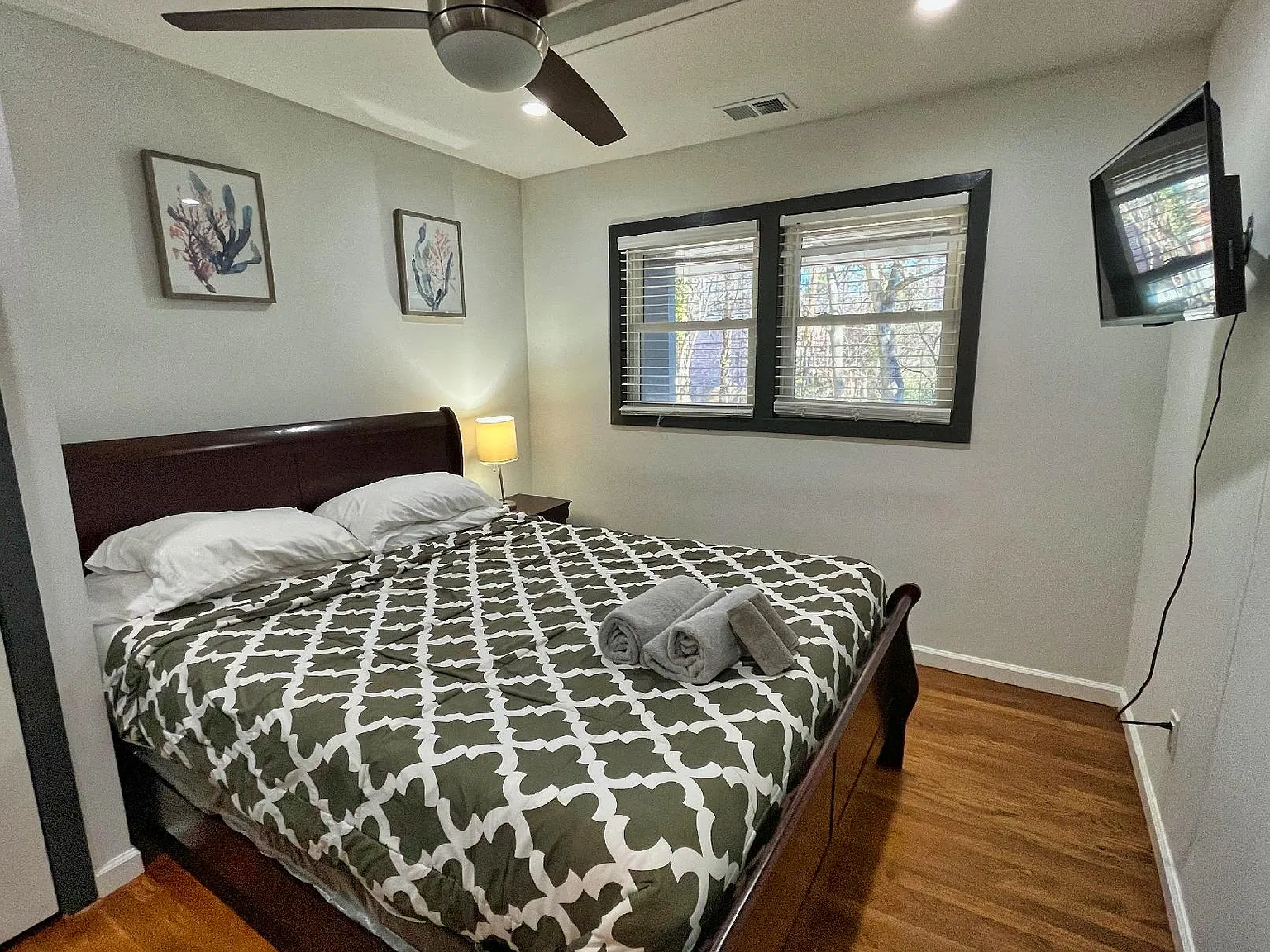 4 bed, 3.0 bath, 2000 sqft, $1,183 — Photo 2