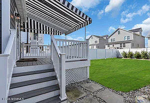 111 Sanborn Ave — Photo 44