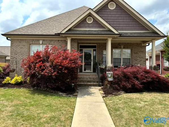 16777 Gardenview Ln, Athens, AL 35613