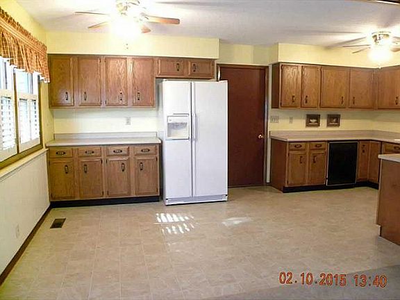 4th image of 3100 S Scott Dr