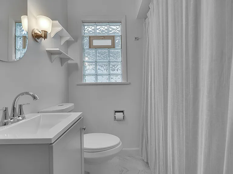 76 Stearns St — Photo 13