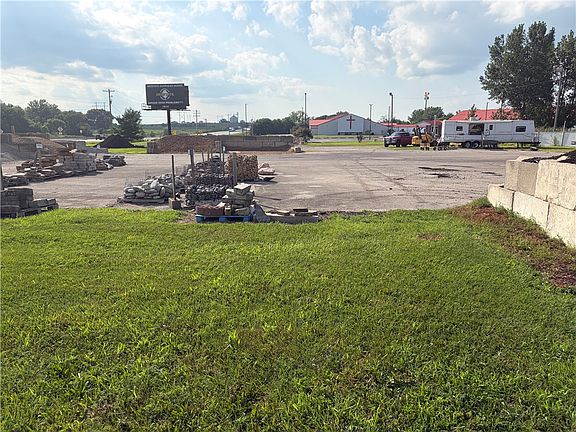 3rd image of 2510 NW 121st Rte