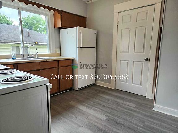 2nd image of 68 27th St NW