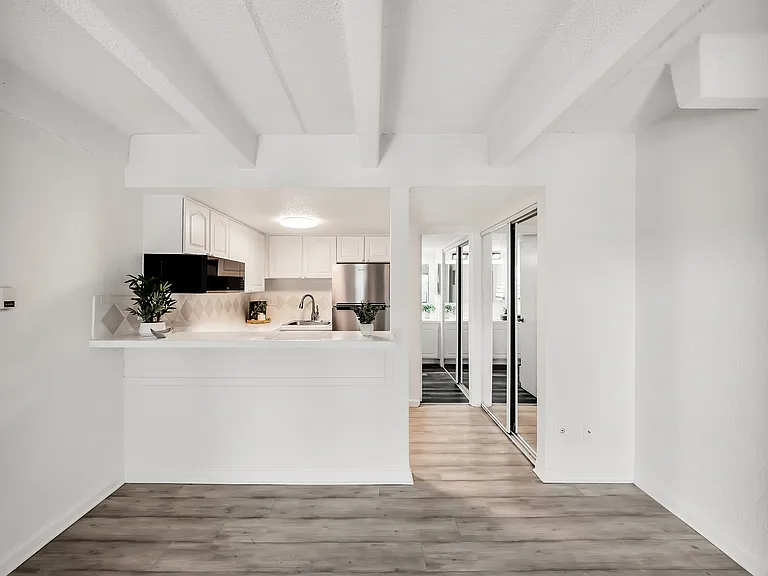 655 N Pearl St #405 — Photo 7