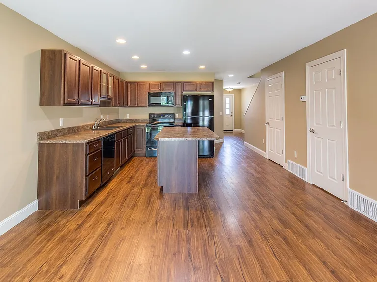 3350 Crater Lake Ave #A — Photo 42