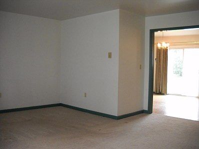 LIVING TO DINING AREA