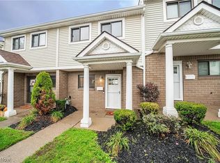 1239 W 70th St #4, Cleveland, OH 44102