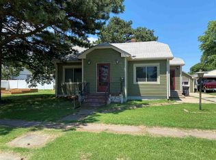 425 E 2nd St, Russell, KS 67665
