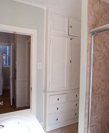 3rd image of 2522 W Farragut Ave #1