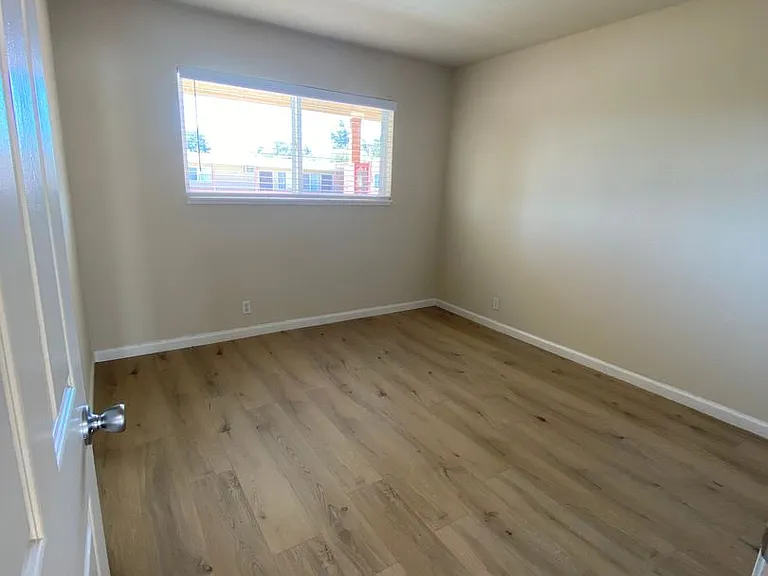 925 Pomeroy Ave — Photo 23