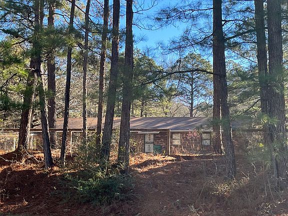 2nd image of 2054 Magee Rd