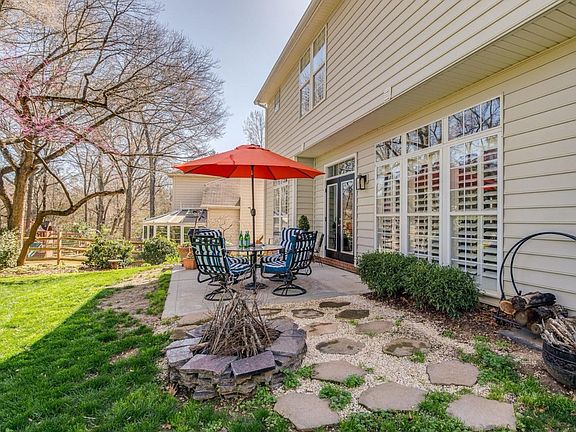 4th image of 108 Kinderston Dr