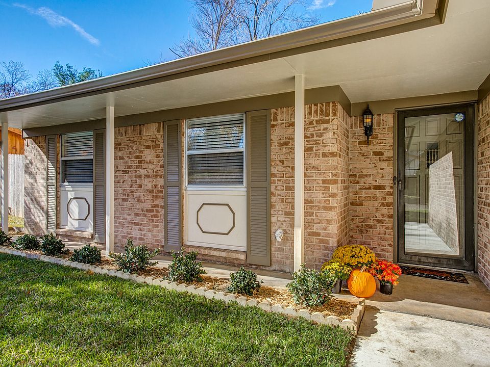 1st image of 804 Crest Oak Ct