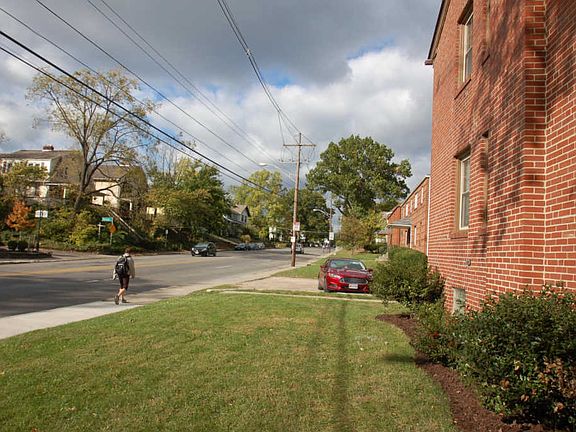 4th image of 2734 Indianola Ave