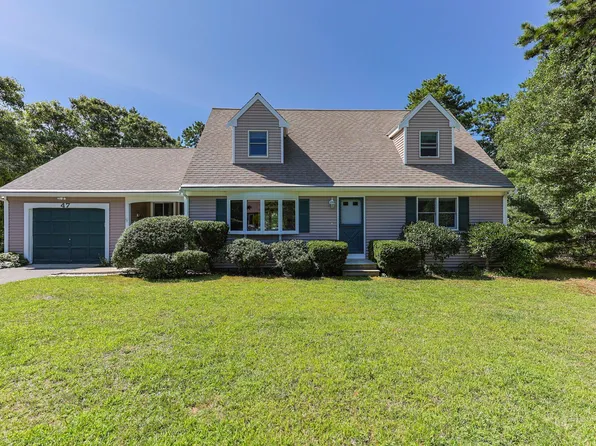 47 Dry Hollow Lane, Mashpee, MA 02649